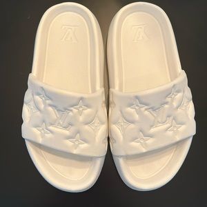 White slides, size 7.5, never worn.